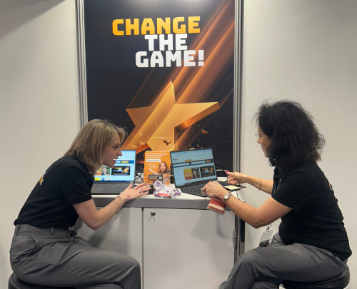 Christine-Maléva-HR-technologies-2024 Christine et Maléva au stand du salon HR technologies 2024