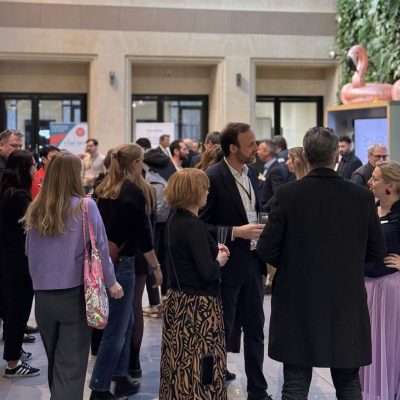 image de groupe de dos