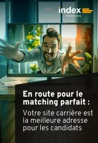 un homme sort de l'écran d'un ordi